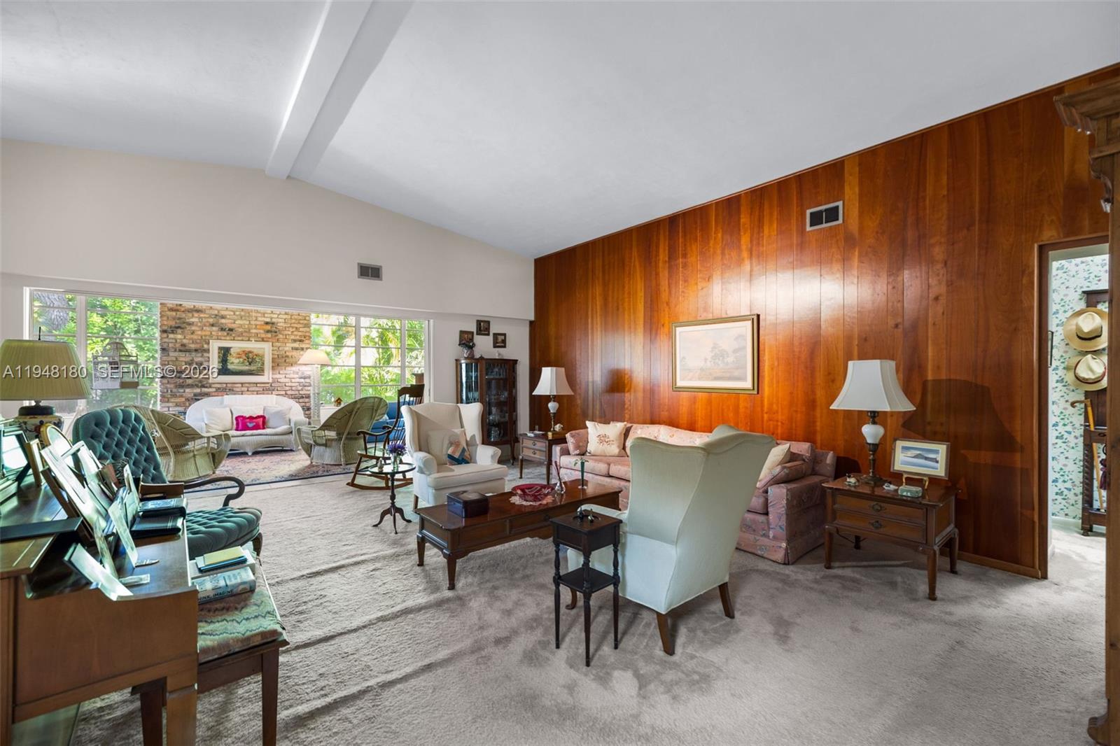 5335 SW 74th St Miami, FL 33143