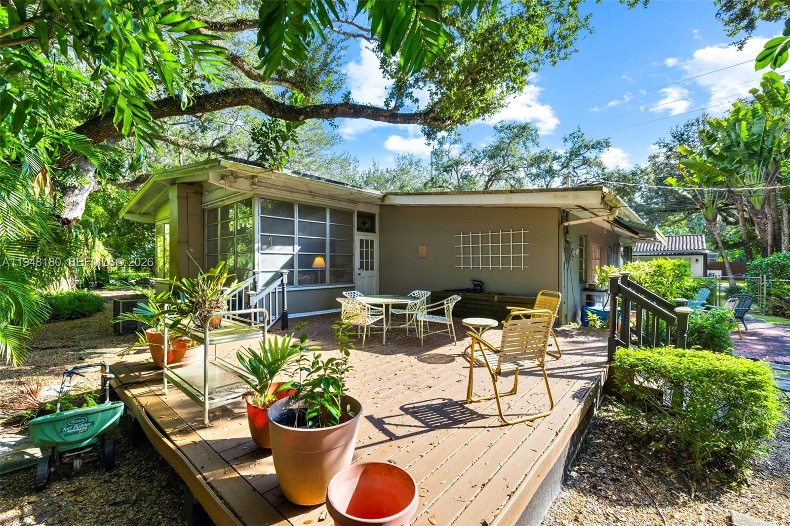 5335 SW 74th St Miami, FL 33143