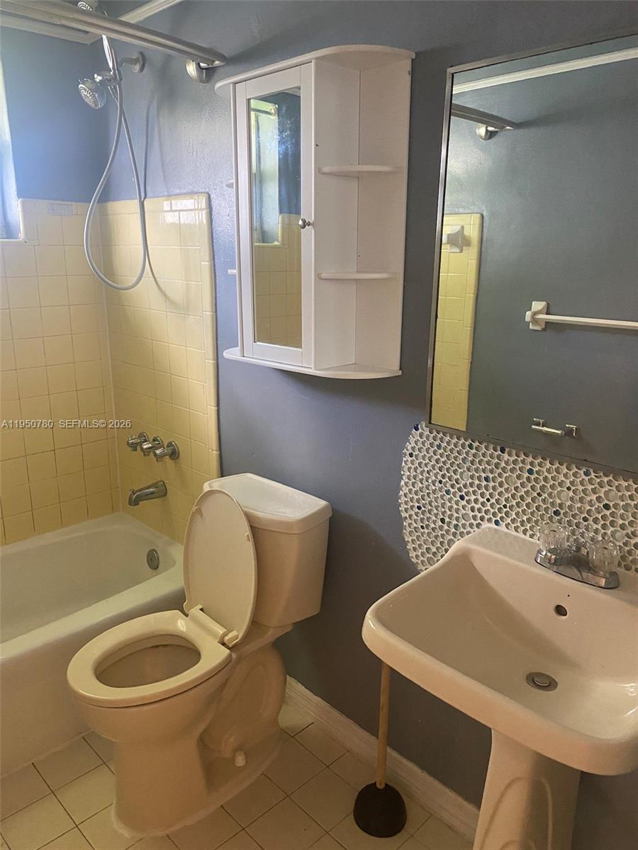 8341 NW 25th St Sunrise, FL 33322