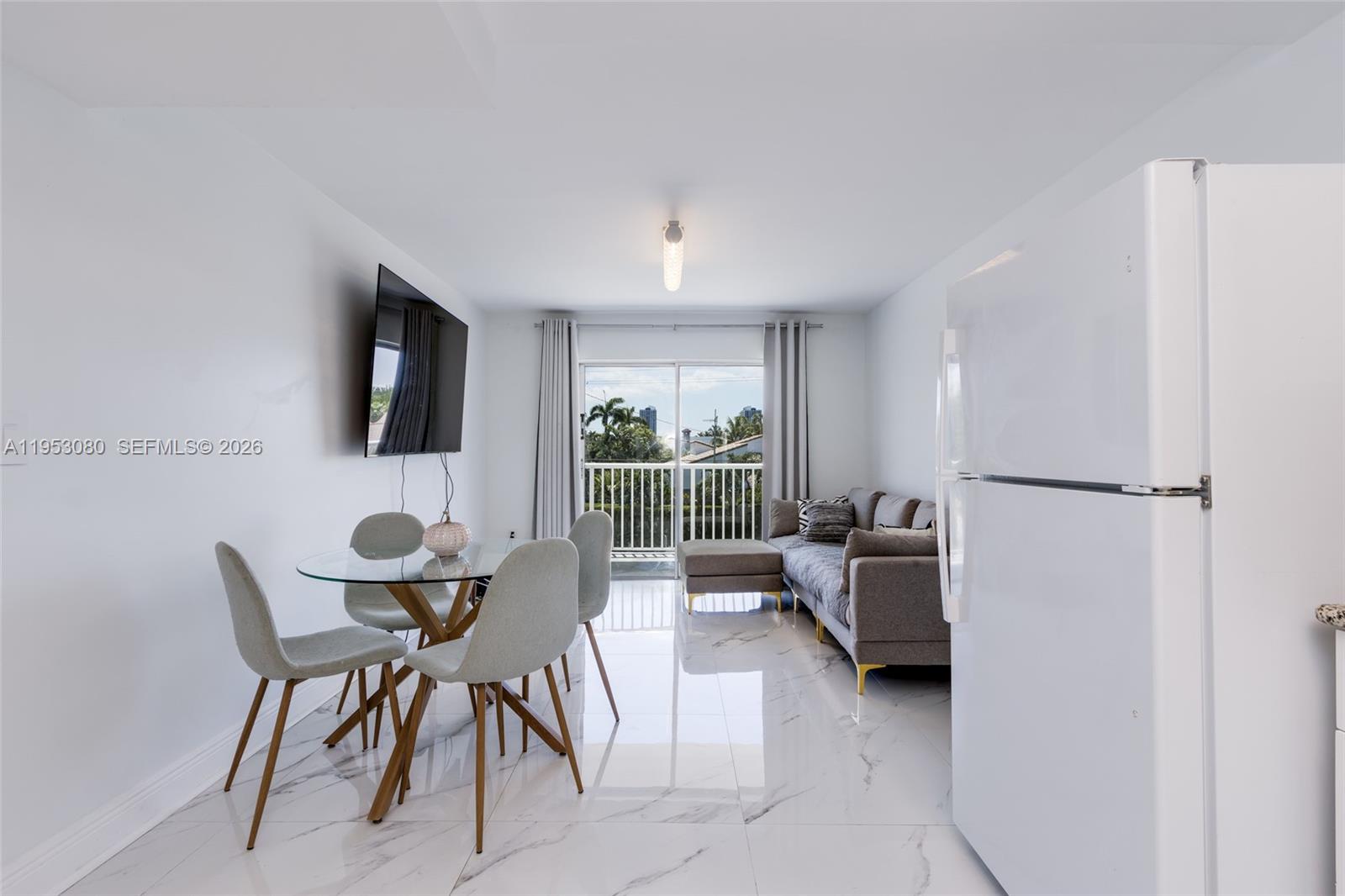 3527 NE 168th St #309 North Miami Beach, FL 33160