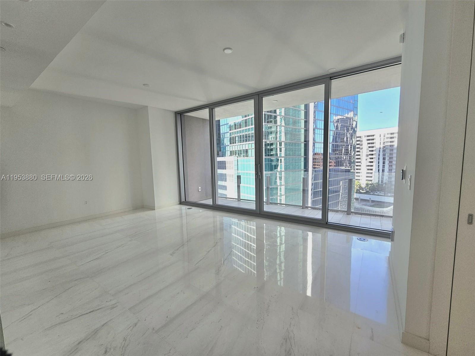 300 Biscayne Blvd Way #2208W Miami, FL 33131