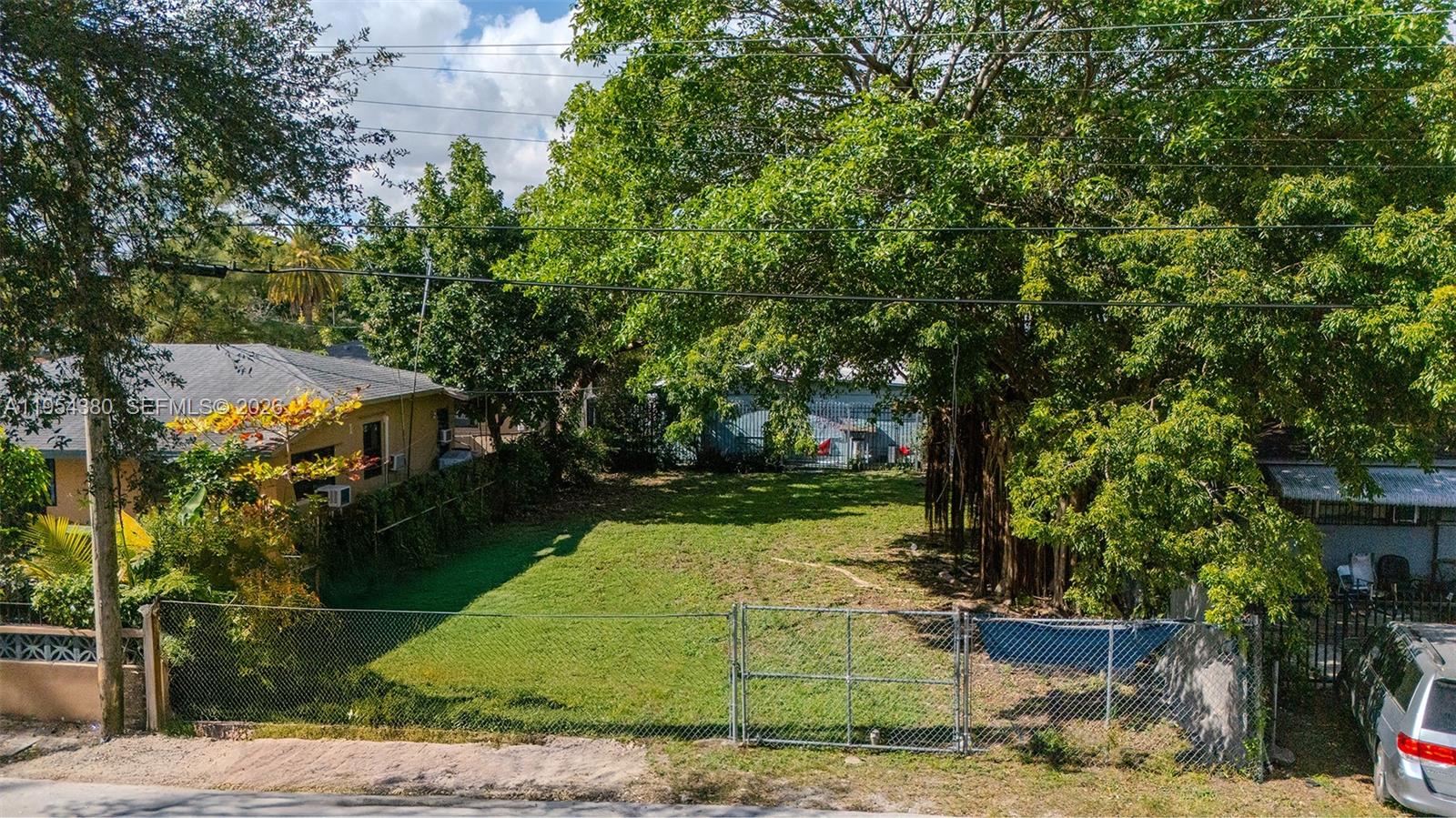 7552 NE Miami Ct Miami, FL 33138