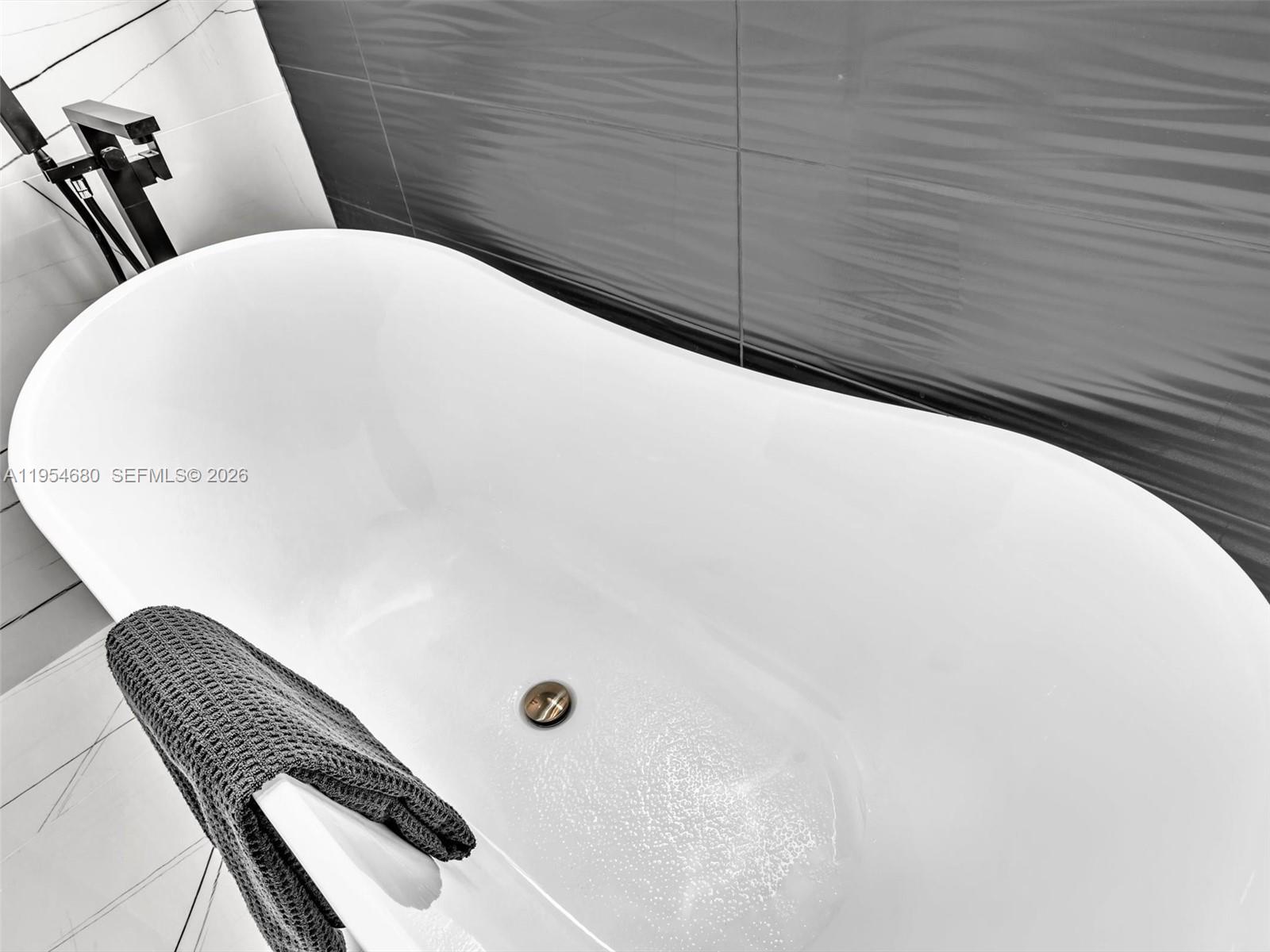 1937 SW 16th Ave Miami, FL 33145