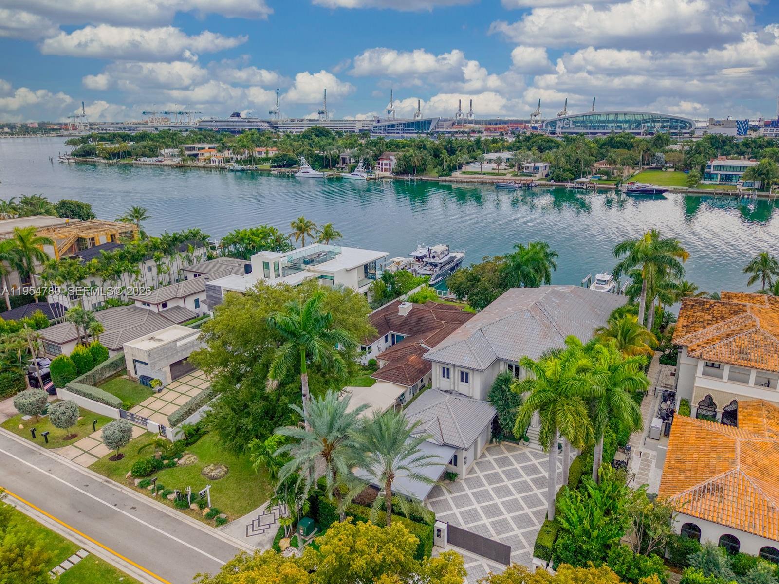 170 S Hibiscus Dr Miami Beach, FL 33139