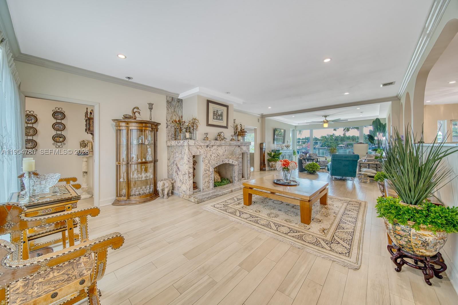 170 S Hibiscus Dr Miami Beach, FL 33139