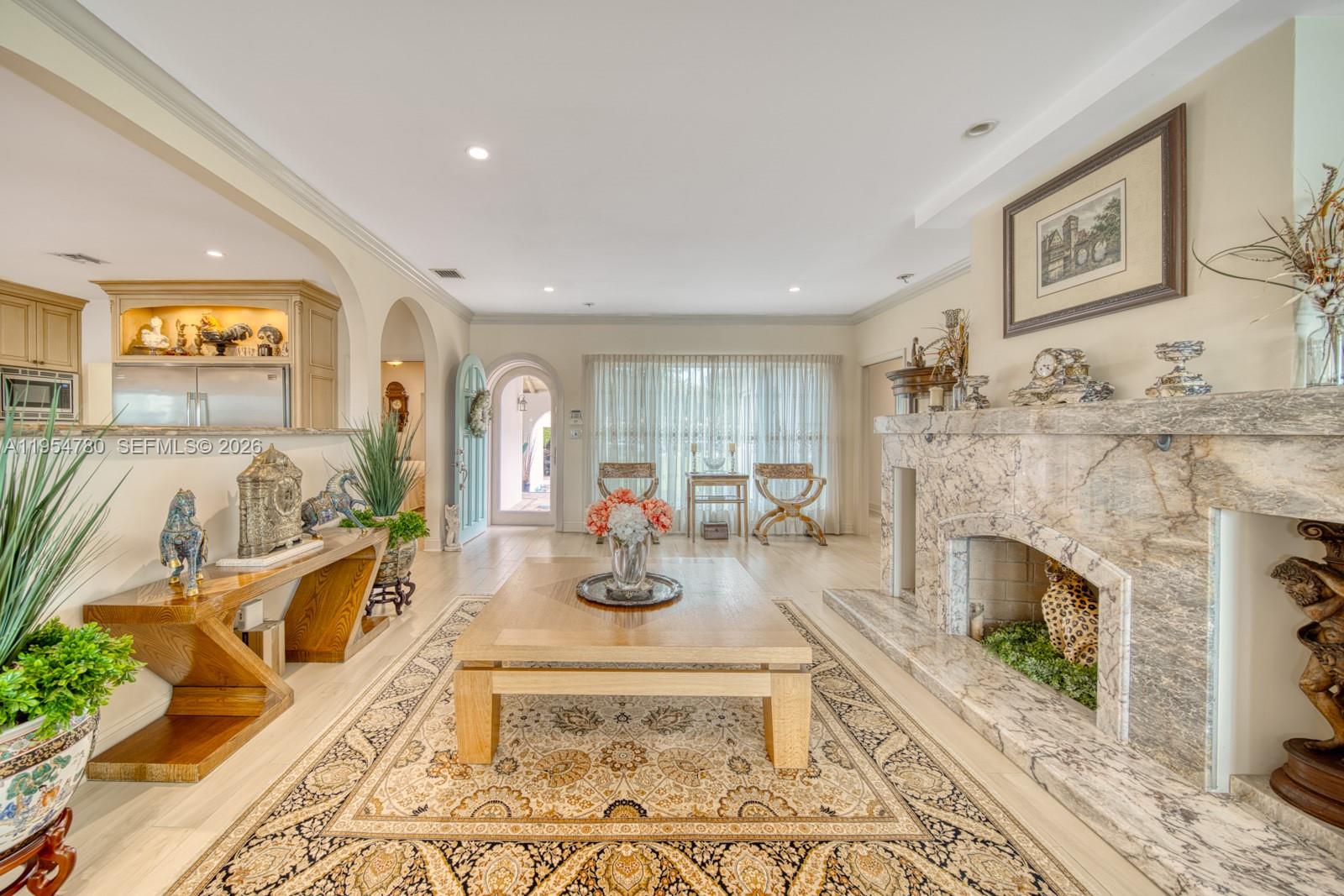 170 S Hibiscus Dr Miami Beach, FL 33139