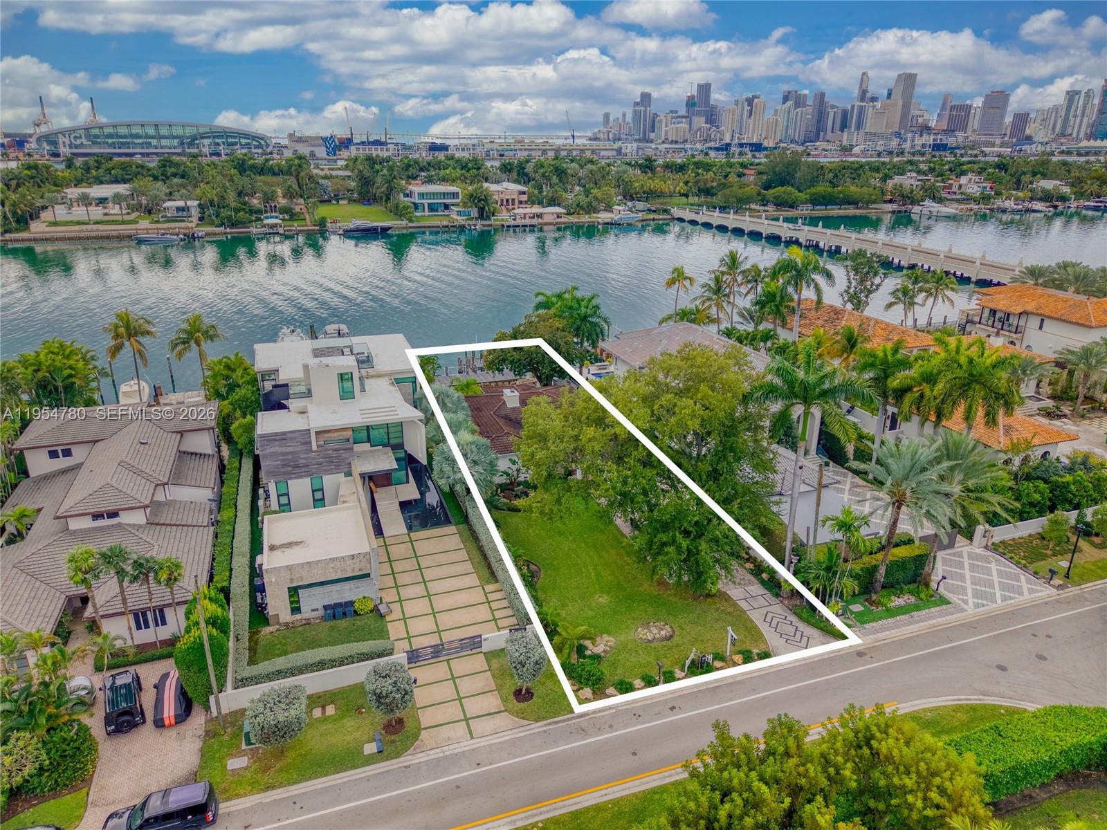 170 S Hibiscus Dr Miami Beach, FL 33139