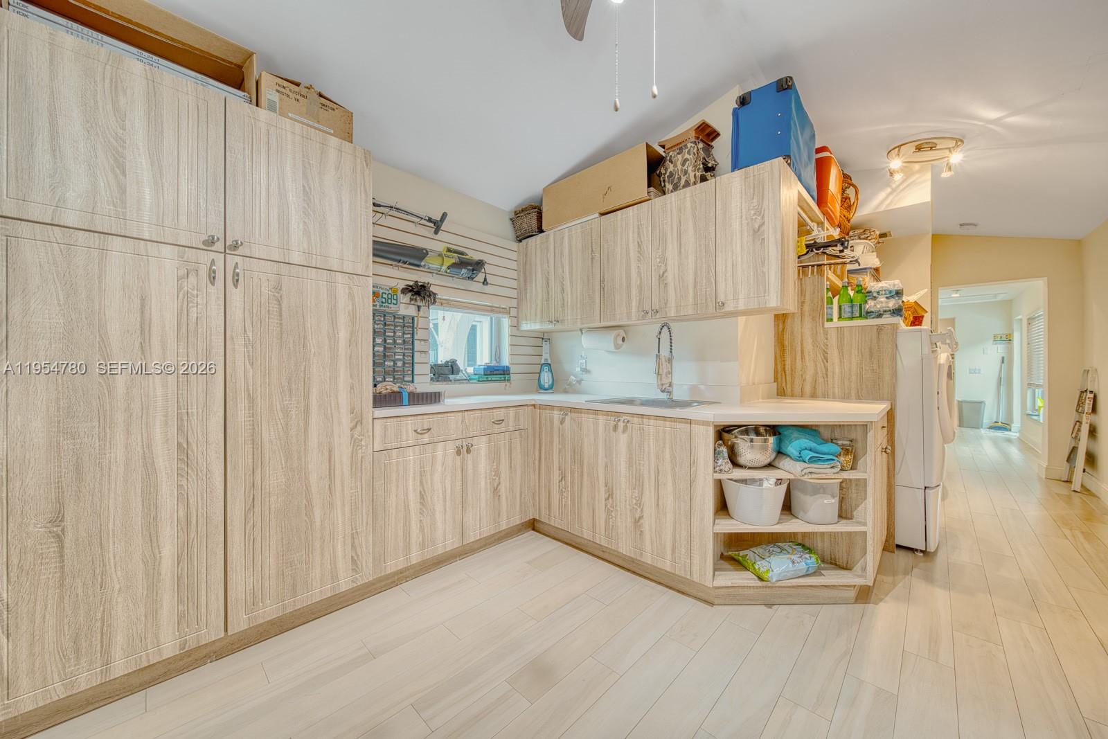 170 S Hibiscus Dr Miami Beach, FL 33139