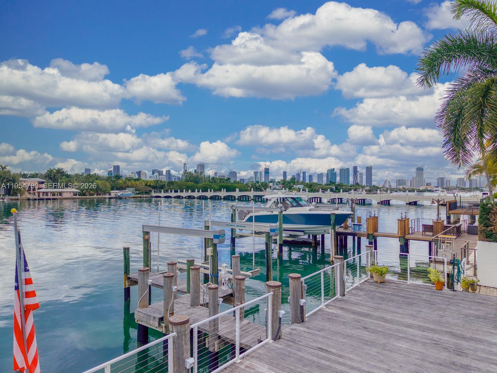 170 S Hibiscus Dr Miami Beach, FL 33139