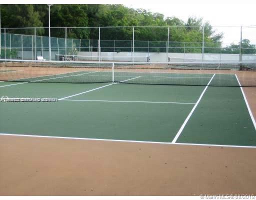 300 Bayview Dr #501 Sunny Isles Beach, FL 33160