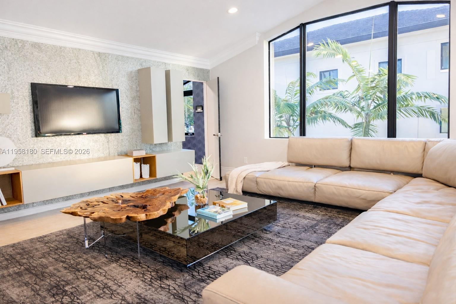 13724 SW 92nd Ct Miami, FL 33176