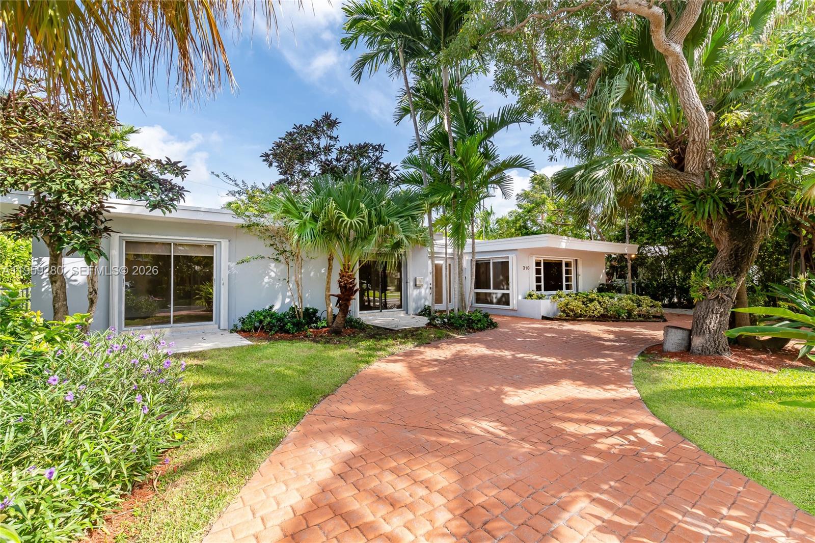 310 Harbor Ct Key Biscayne, FL 33149