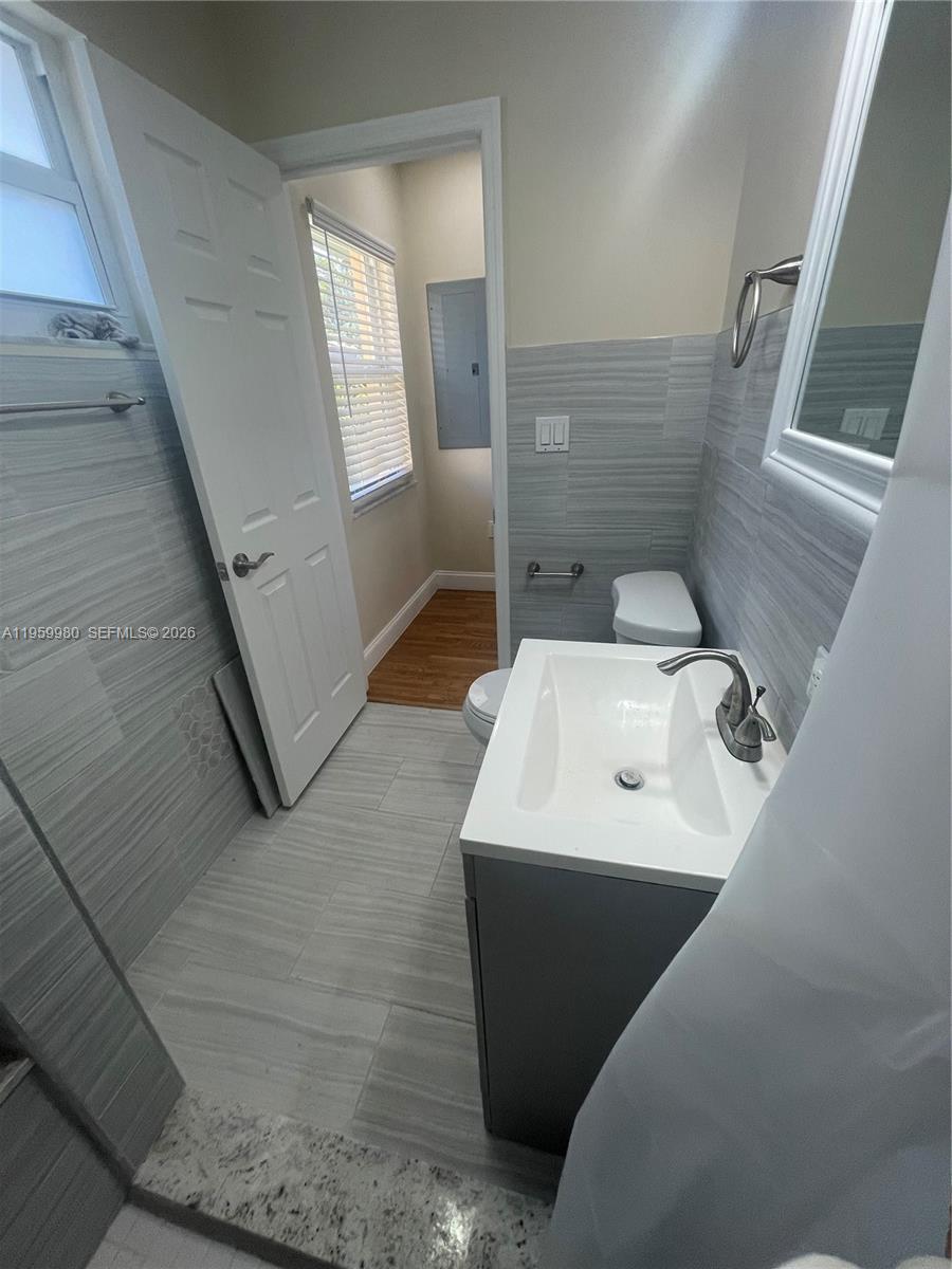 1084 92nd St #3 Bay Harbor Islands, FL 33154