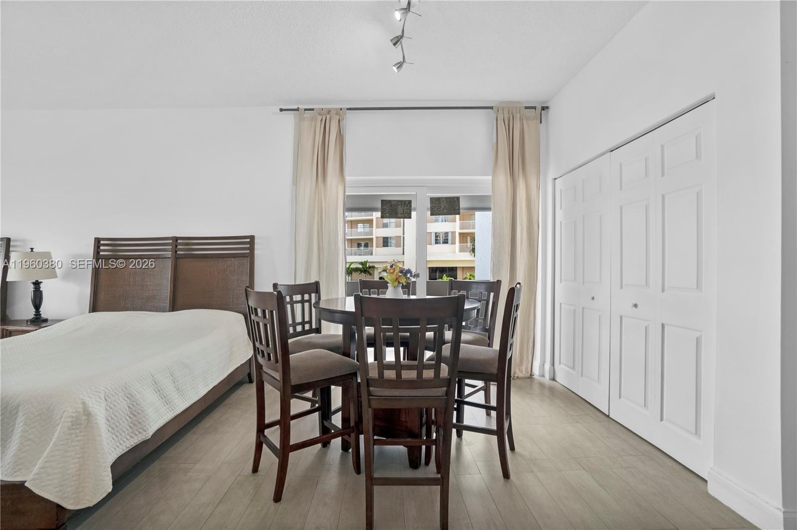 500 Bayview Dr #125 Sunny Isles Beach, FL 33160