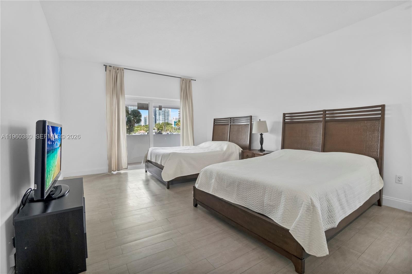 500 Bayview Dr #125 Sunny Isles Beach, FL 33160