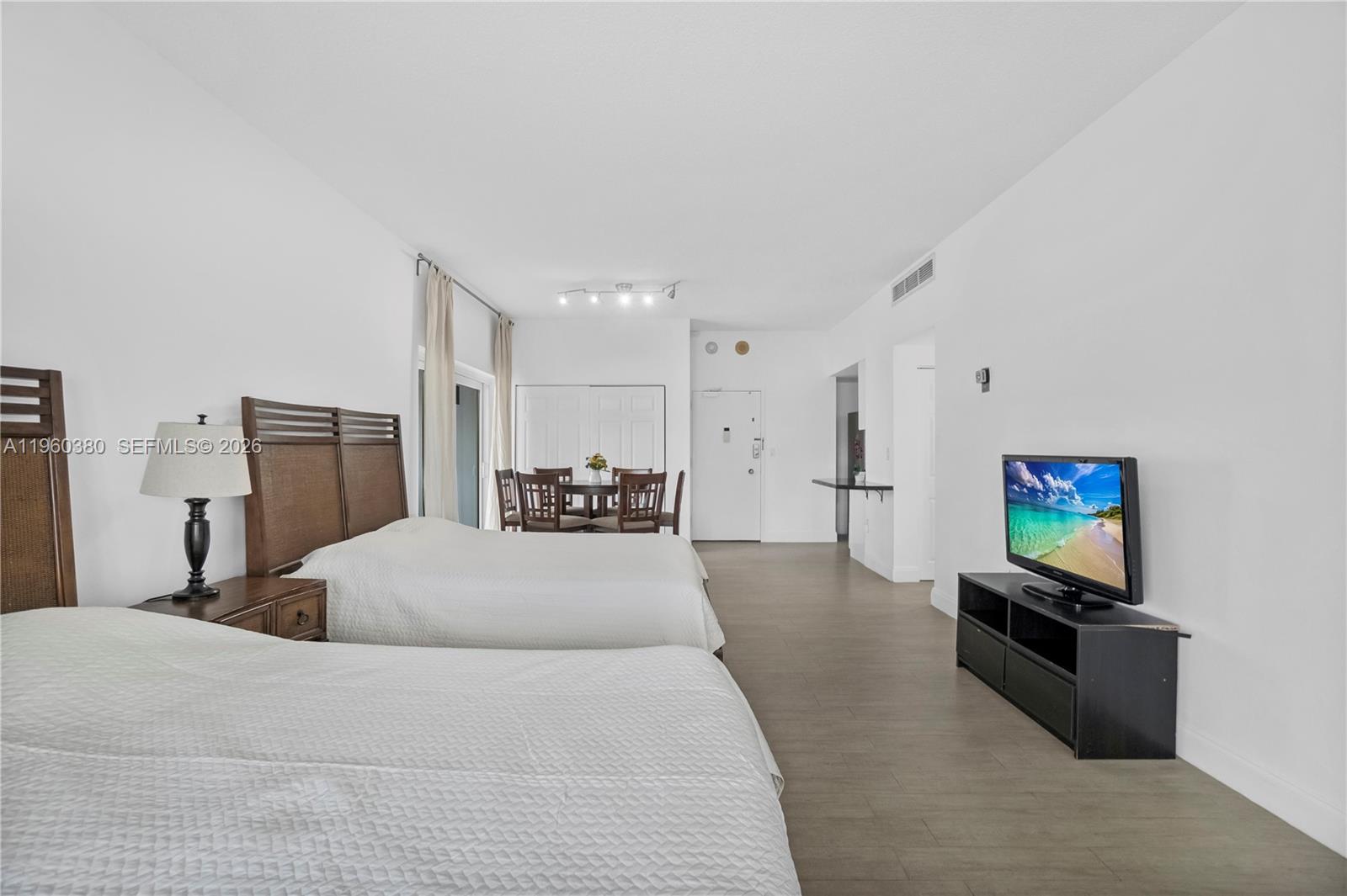 500 Bayview Dr #125 Sunny Isles Beach, FL 33160