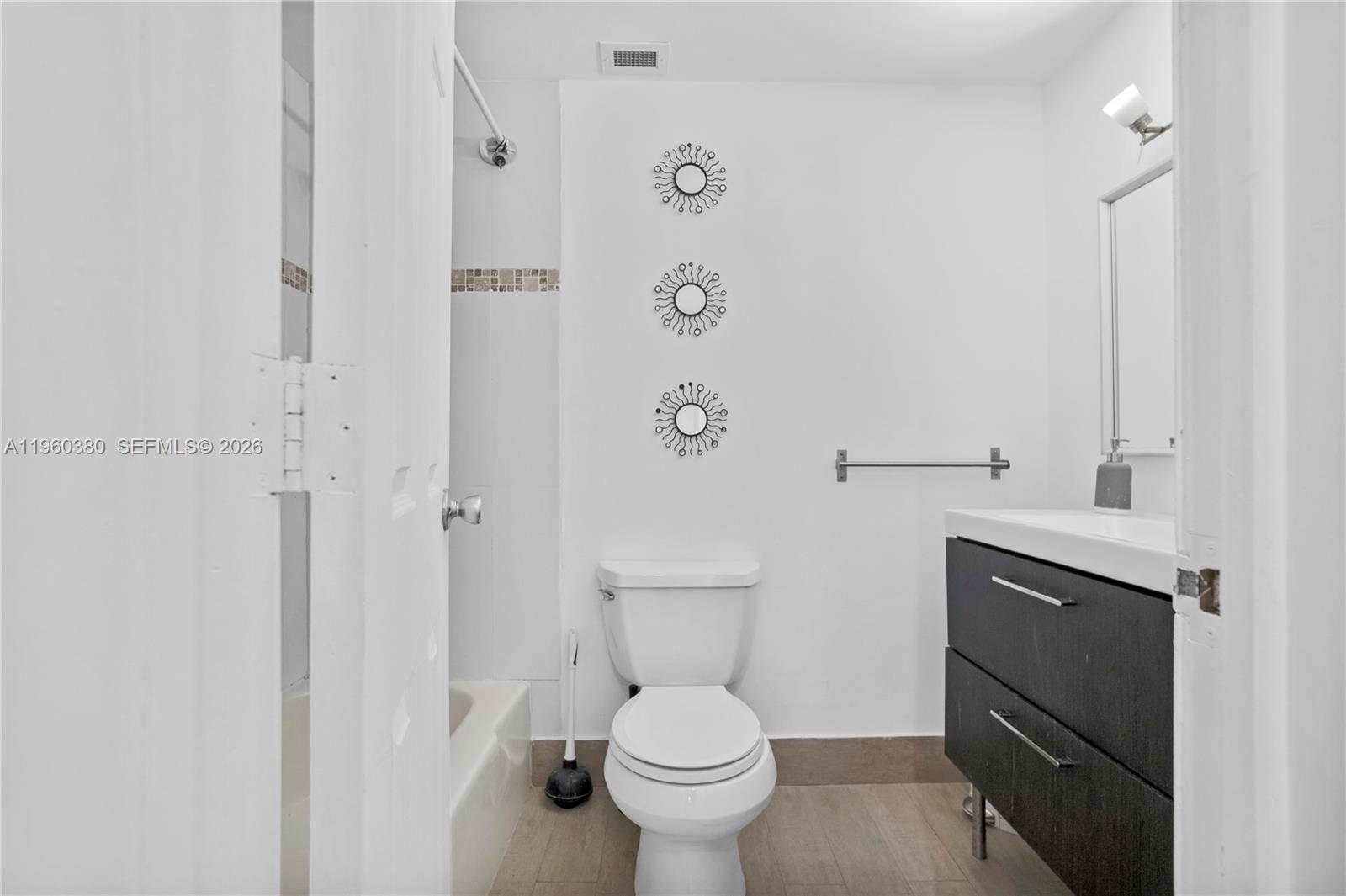 500 Bayview Dr #125 Sunny Isles Beach, FL 33160