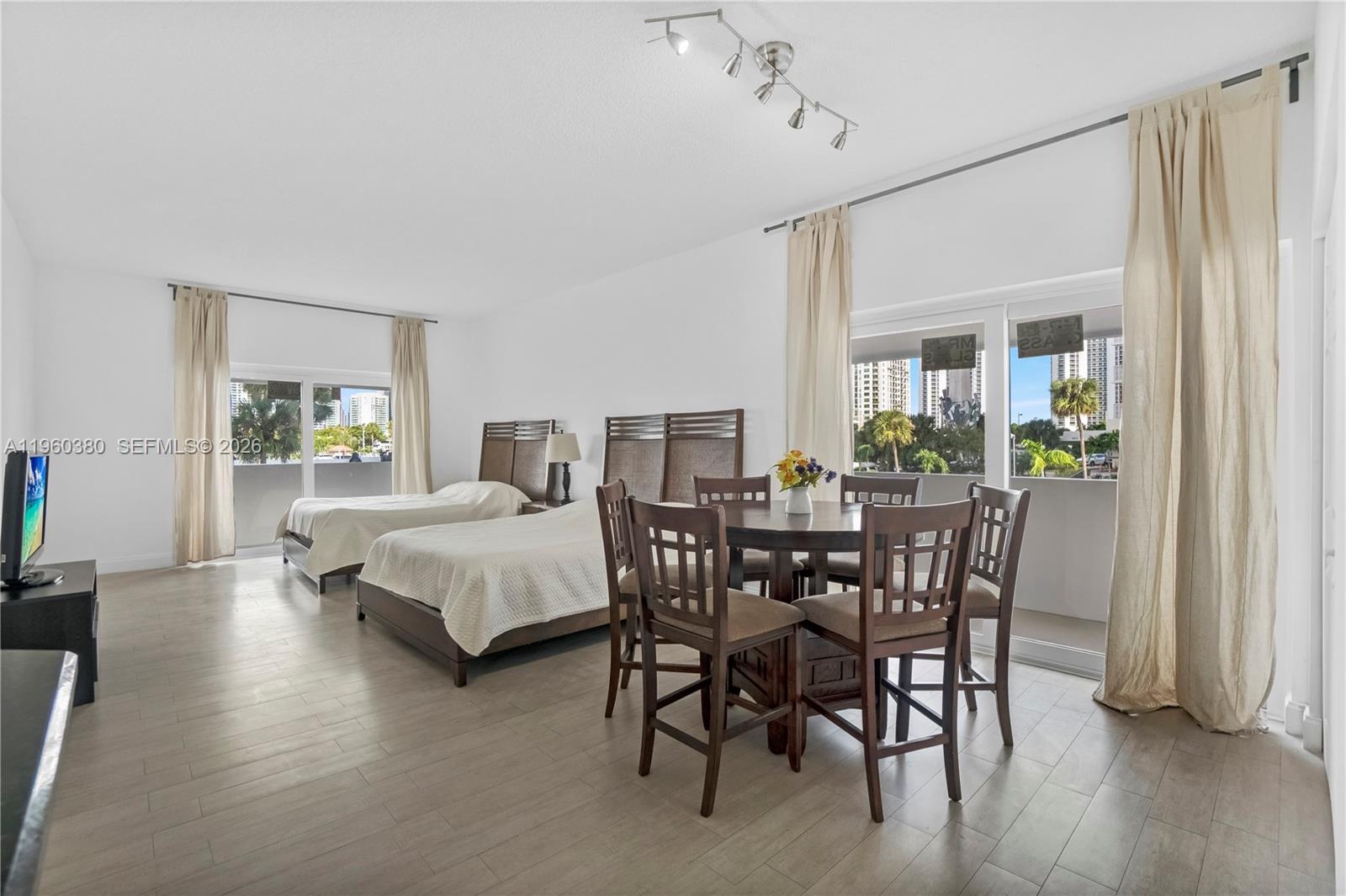 500 Bayview Dr #125 Sunny Isles Beach, FL 33160