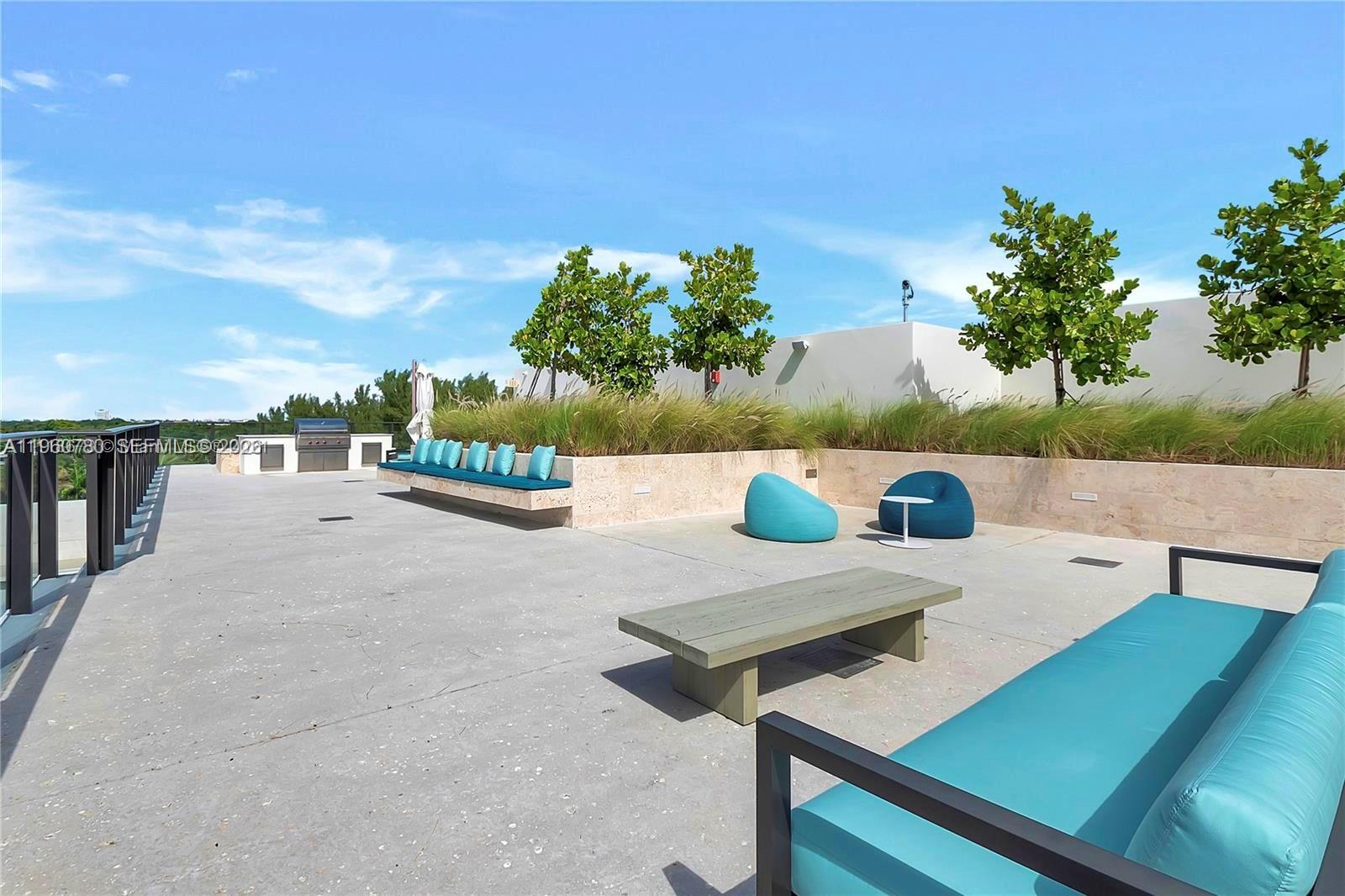 3581 E Glencoe St #605 Coconut Grove, FL 33133