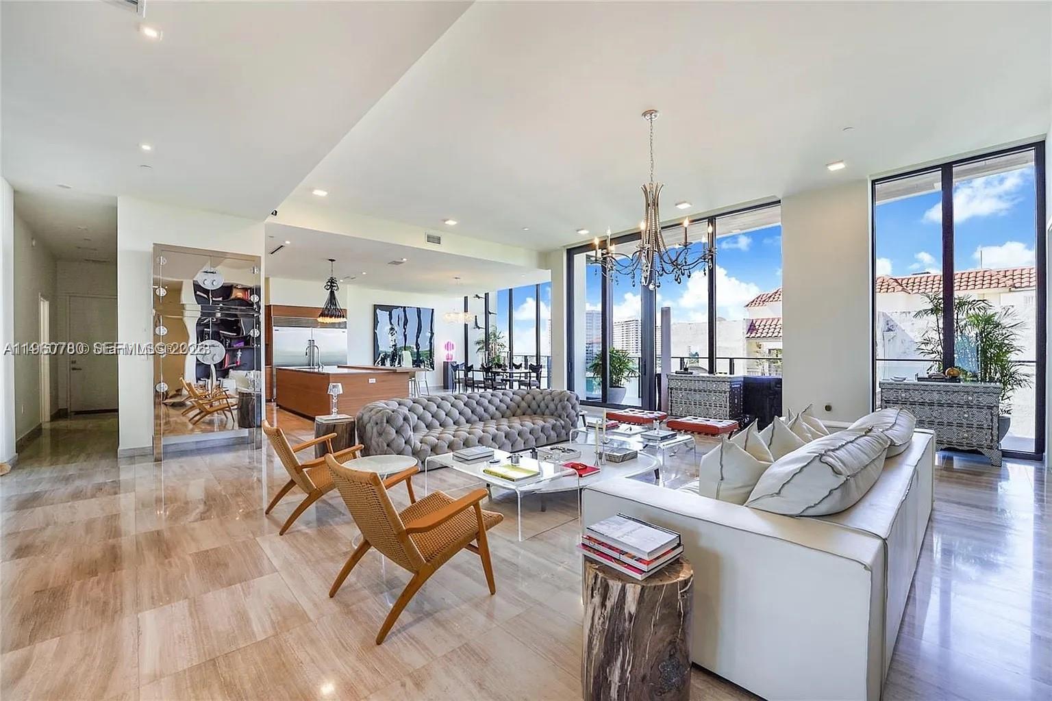 3581 E Glencoe St #605 Coconut Grove, FL 33133