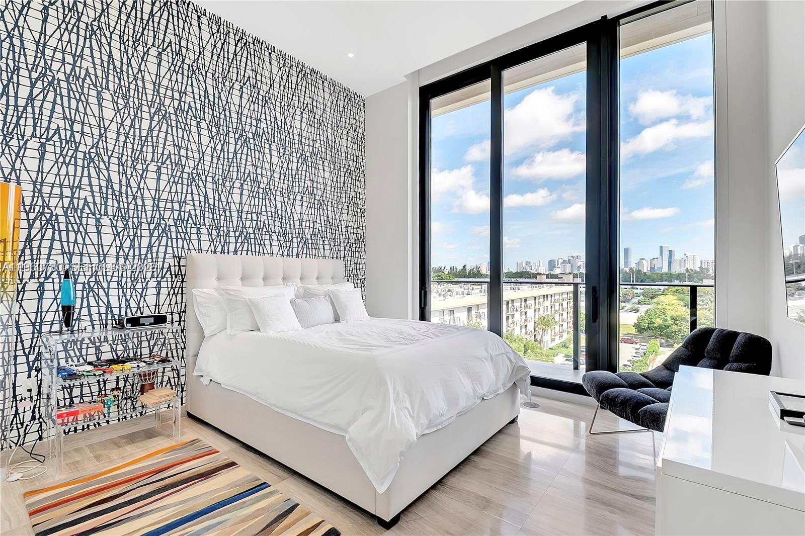 3581 E Glencoe St #605 Coconut Grove, FL 33133