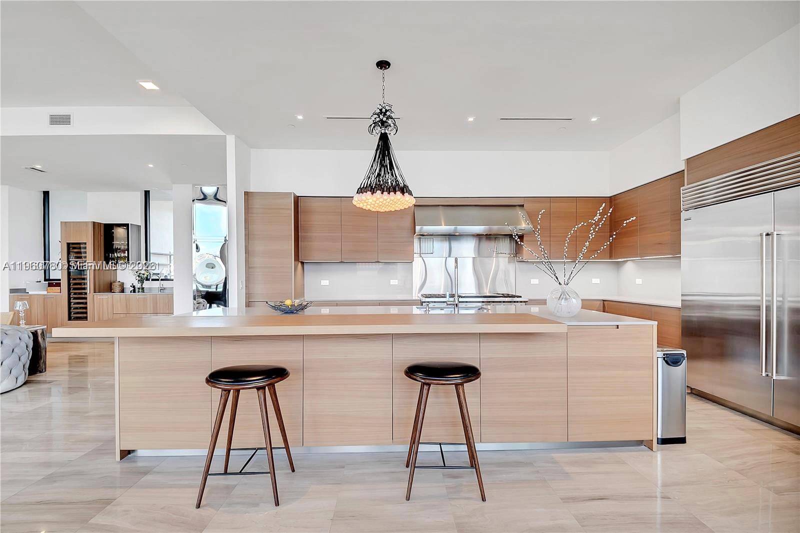 3581 E Glencoe St #605 Coconut Grove, FL 33133