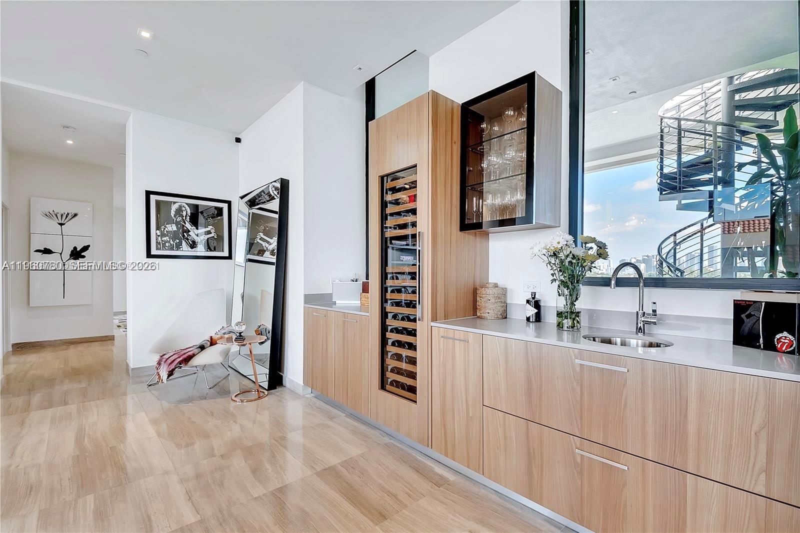 3581 E Glencoe St #605 Coconut Grove, FL 33133