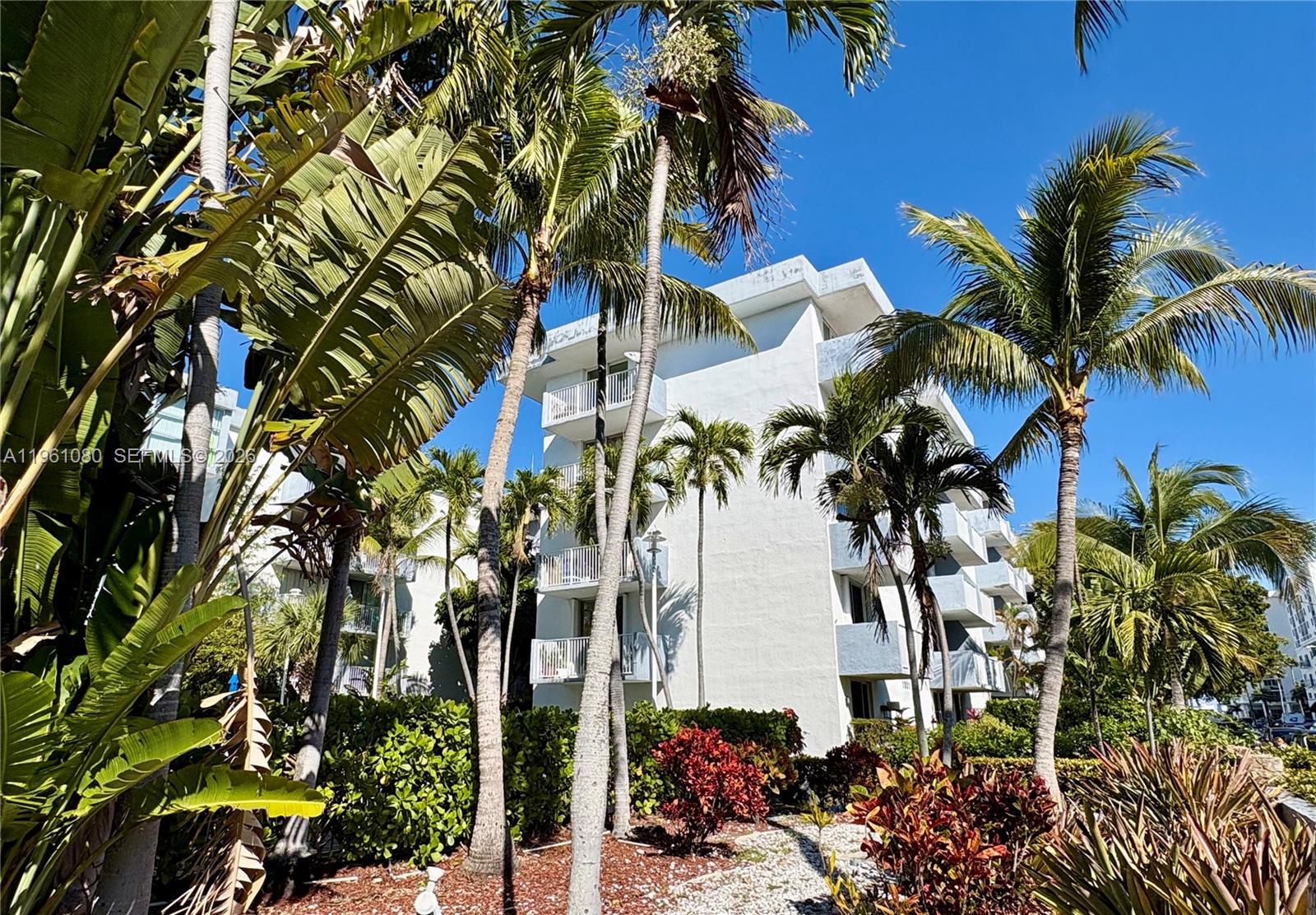 1801 S Treasure Dr #426 North Bay Village, FL 33141