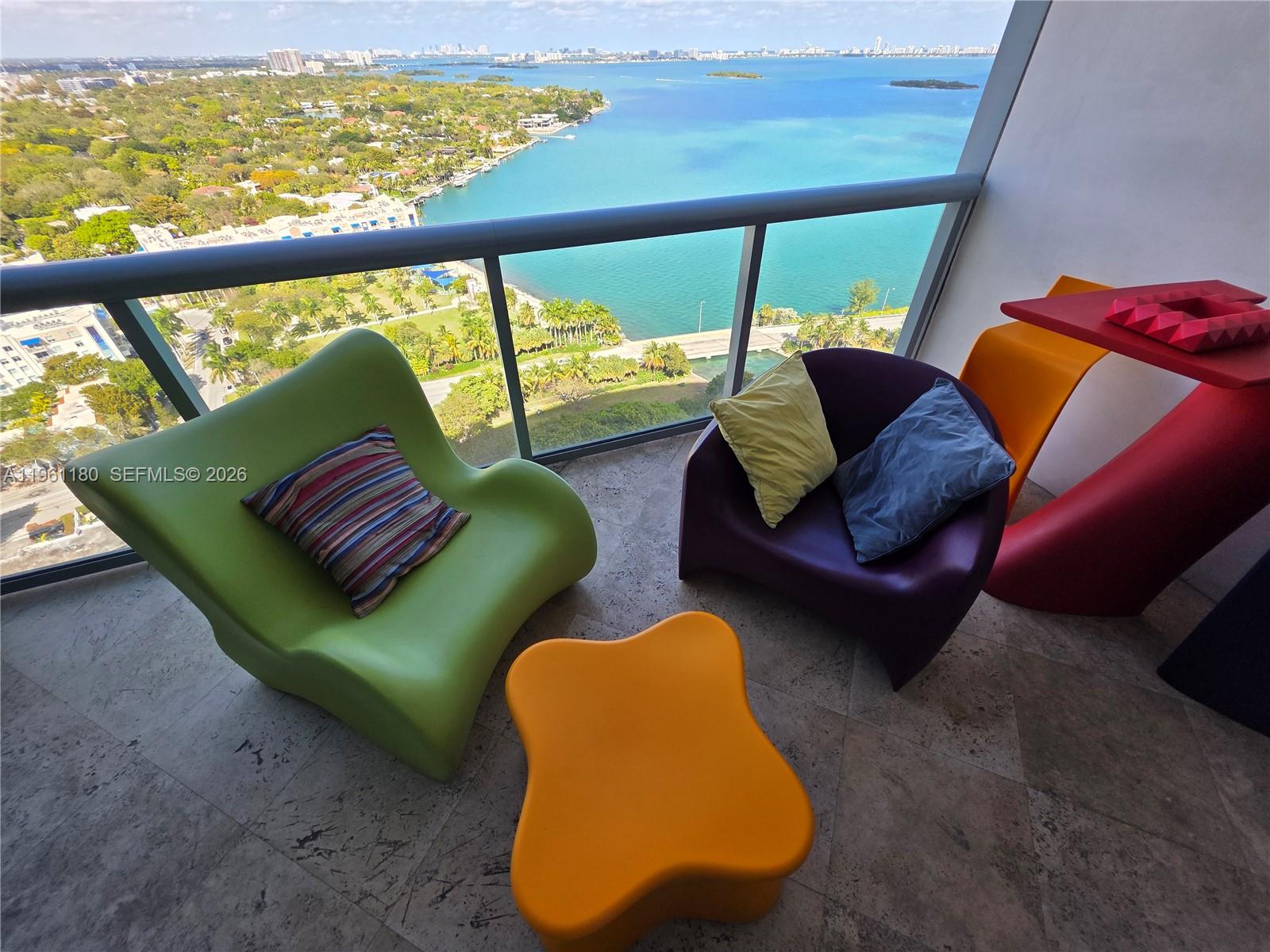 601 NE 36th St #2407