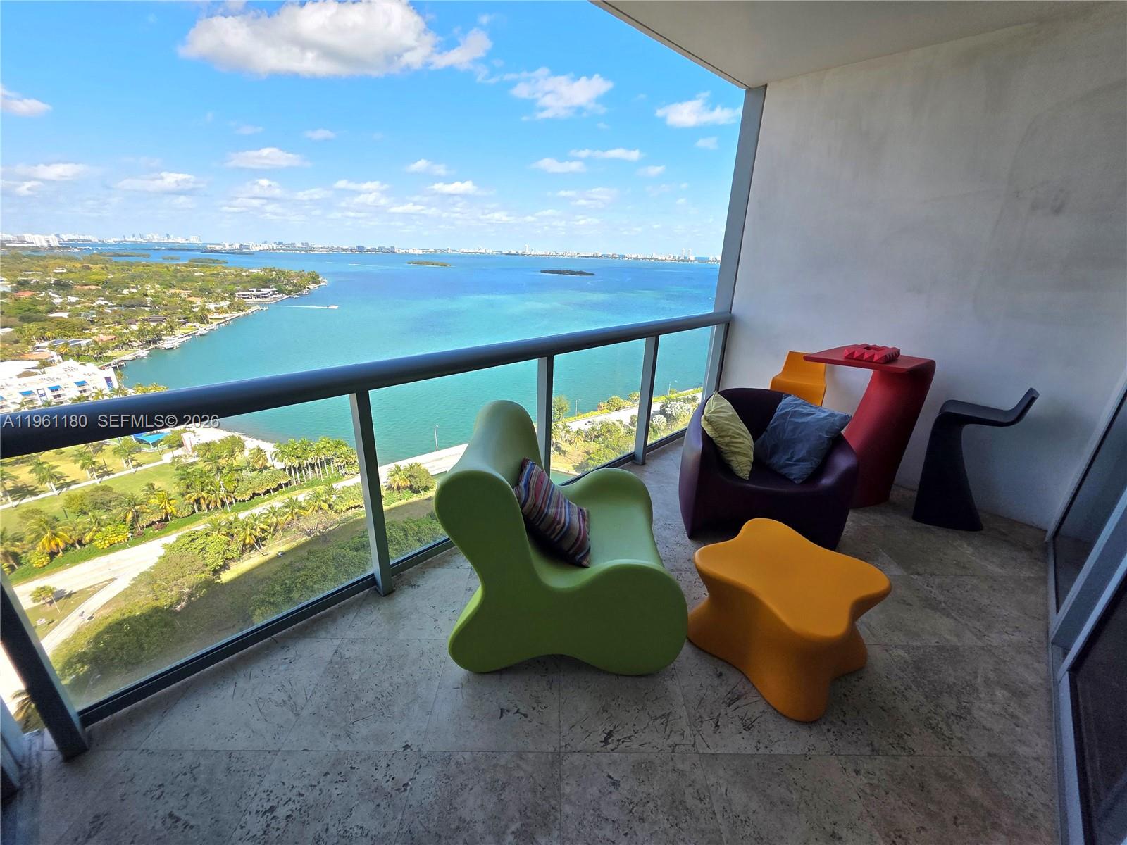 image Blue on the Bay9