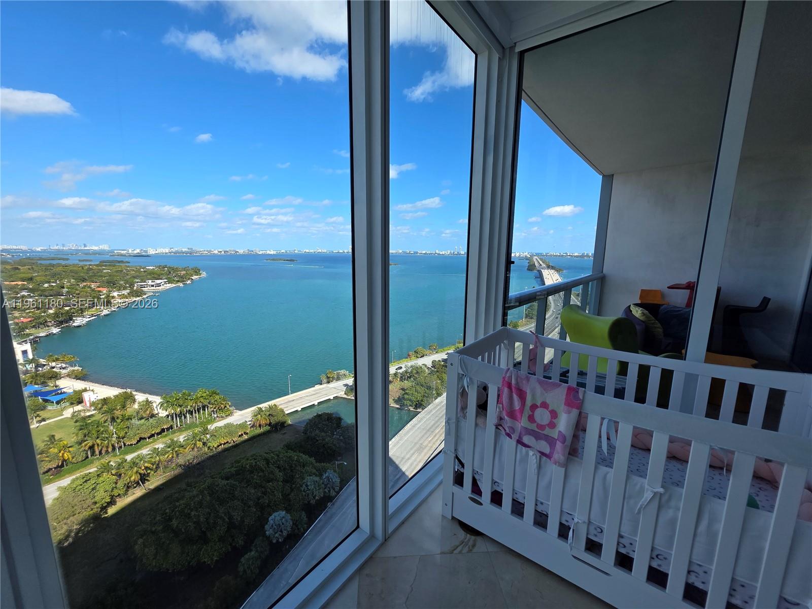 image Blue on the Bay12