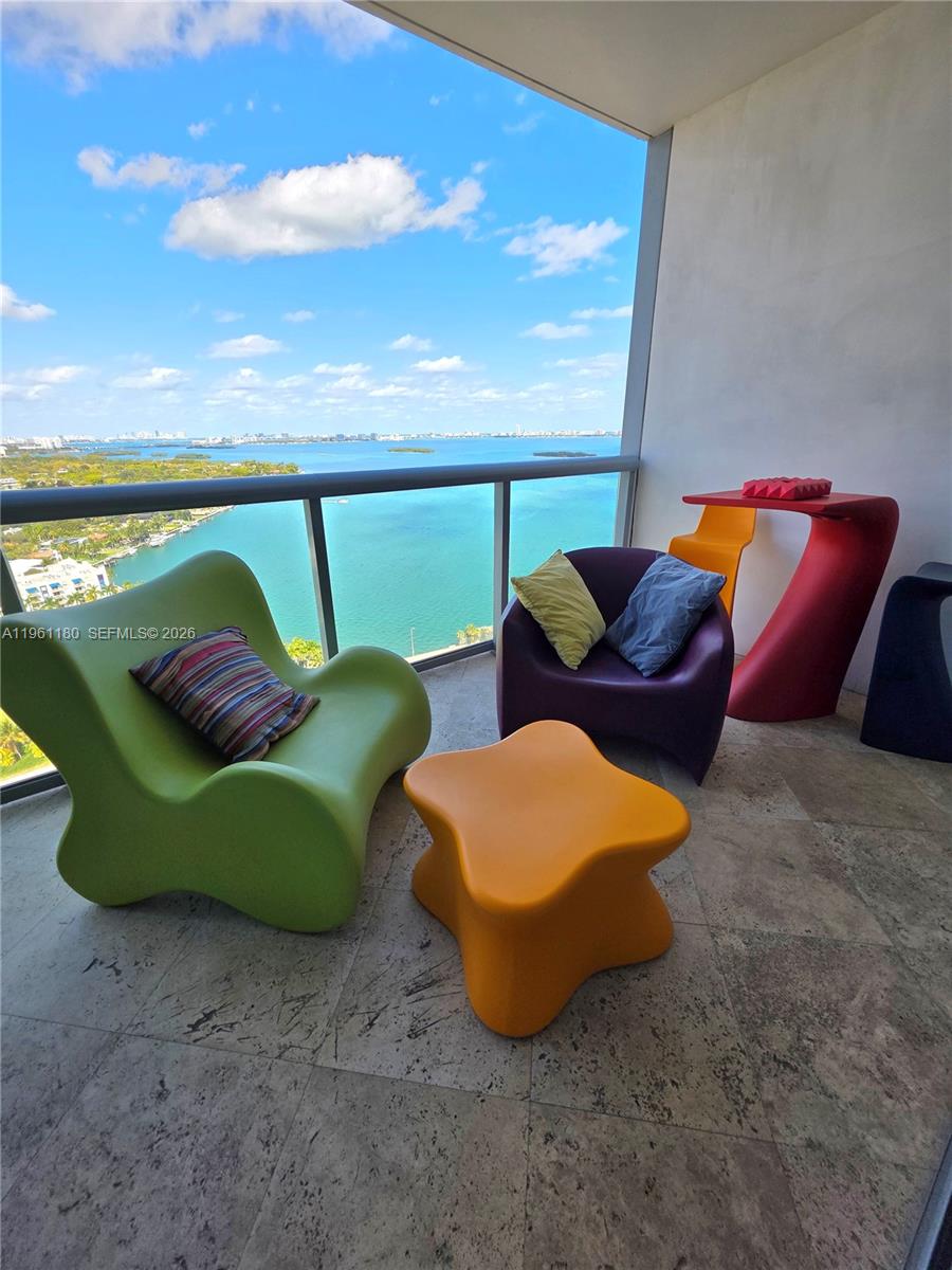 image Blue on the Bay1