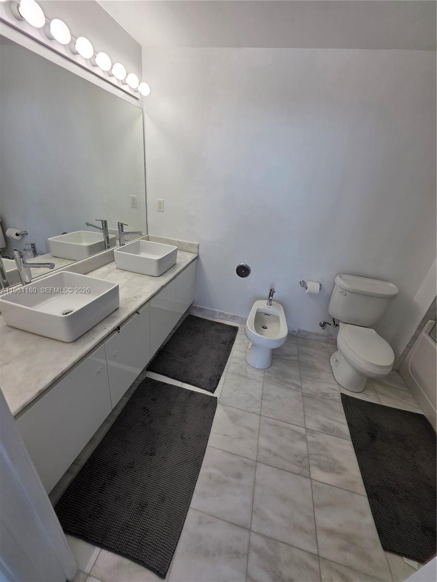 image Blue on the Bay21