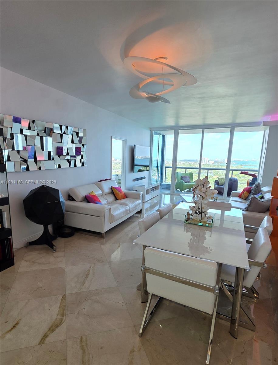 image Blue on the Bay37