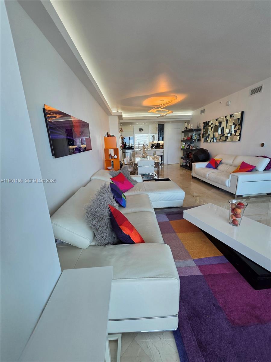 image Blue on the Bay46