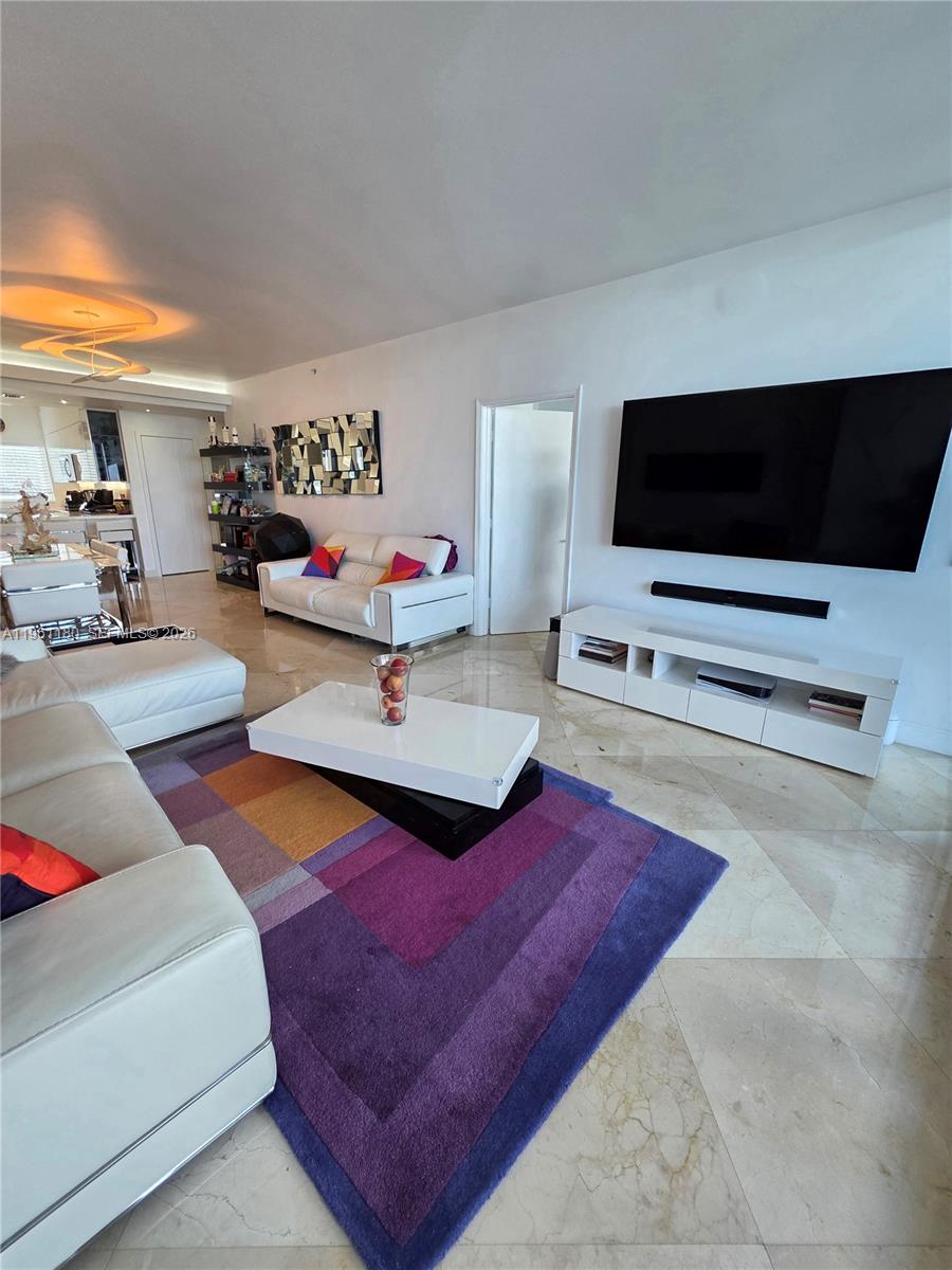 image Blue on the Bay47