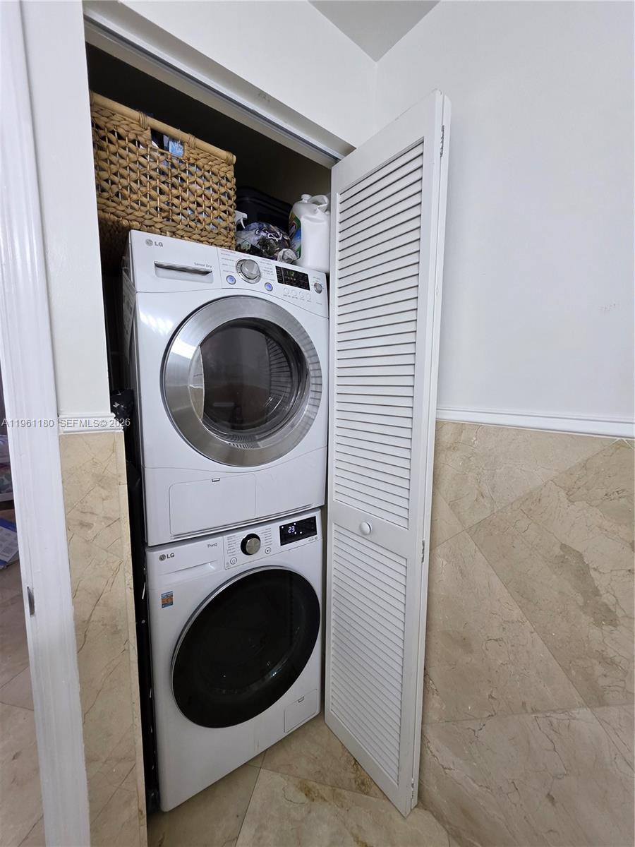 image Blue on the Bay51