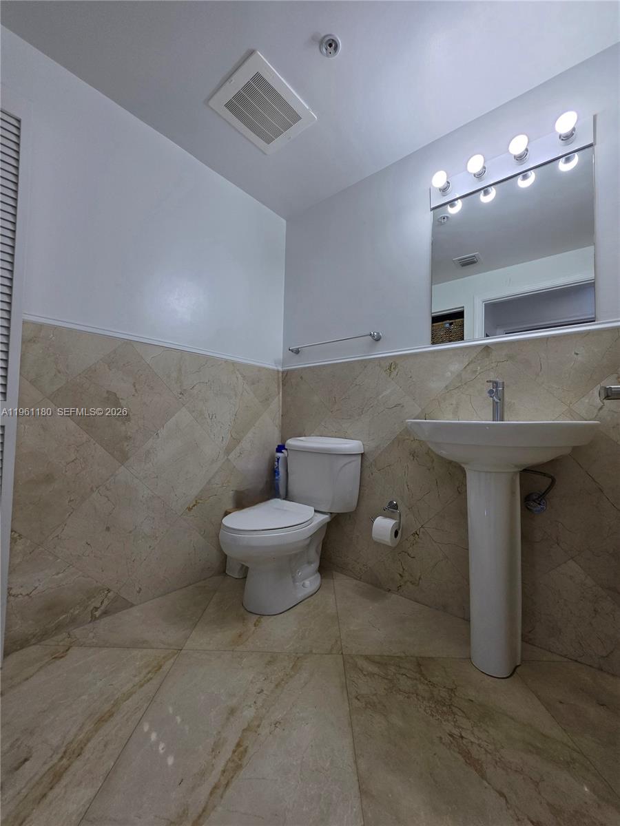 image Blue on the Bay52