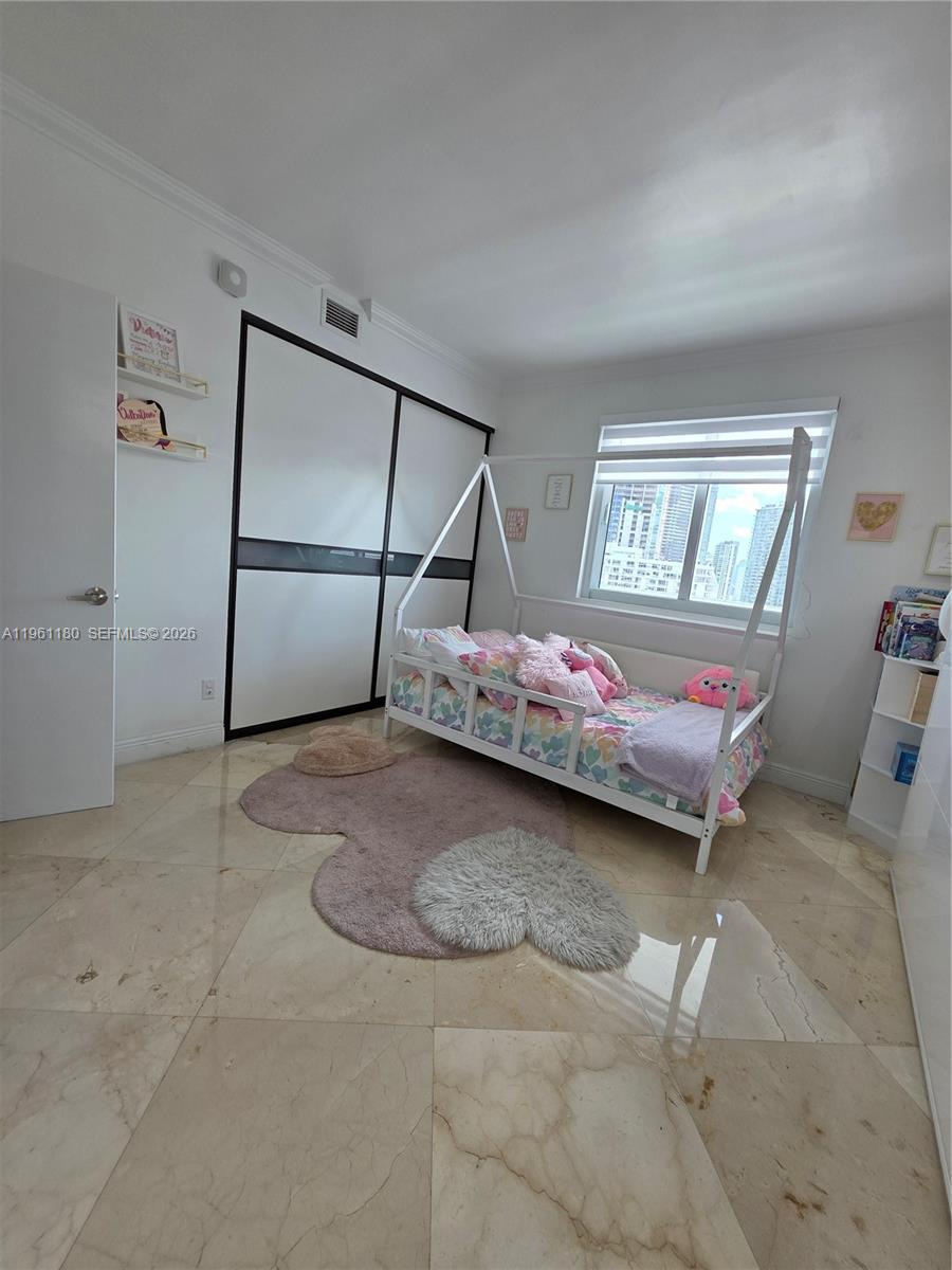 image Blue on the Bay60