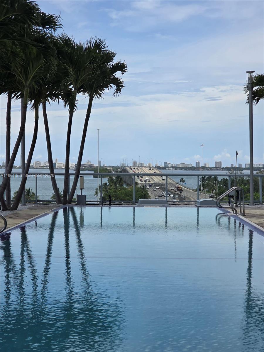 image Blue on the Bay71