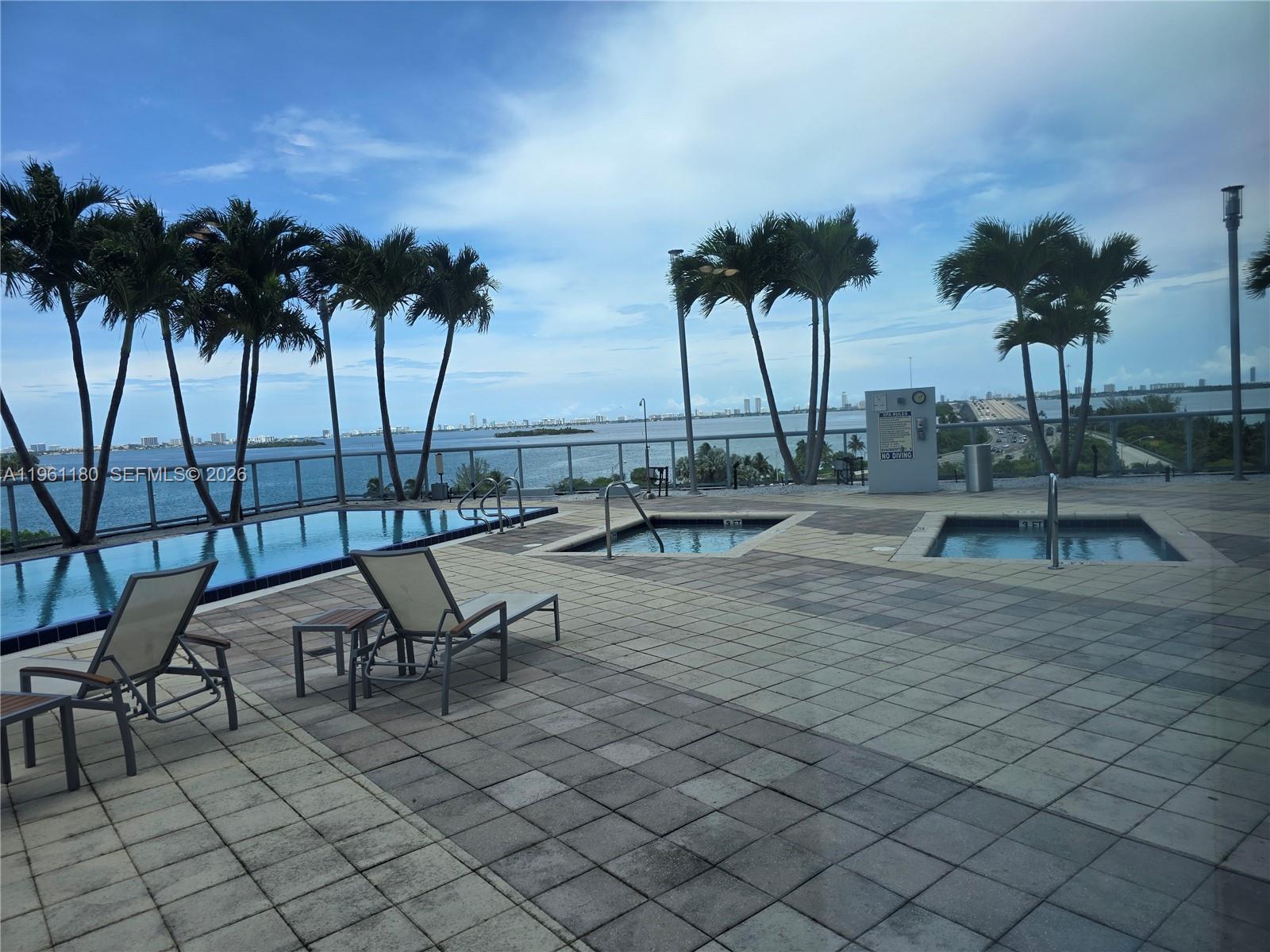 image Blue on the Bay73