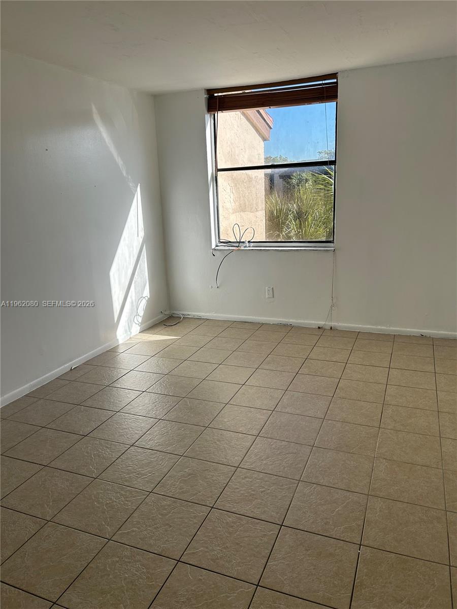 14311 N Kendall Dr #402A Miami, FL 33186