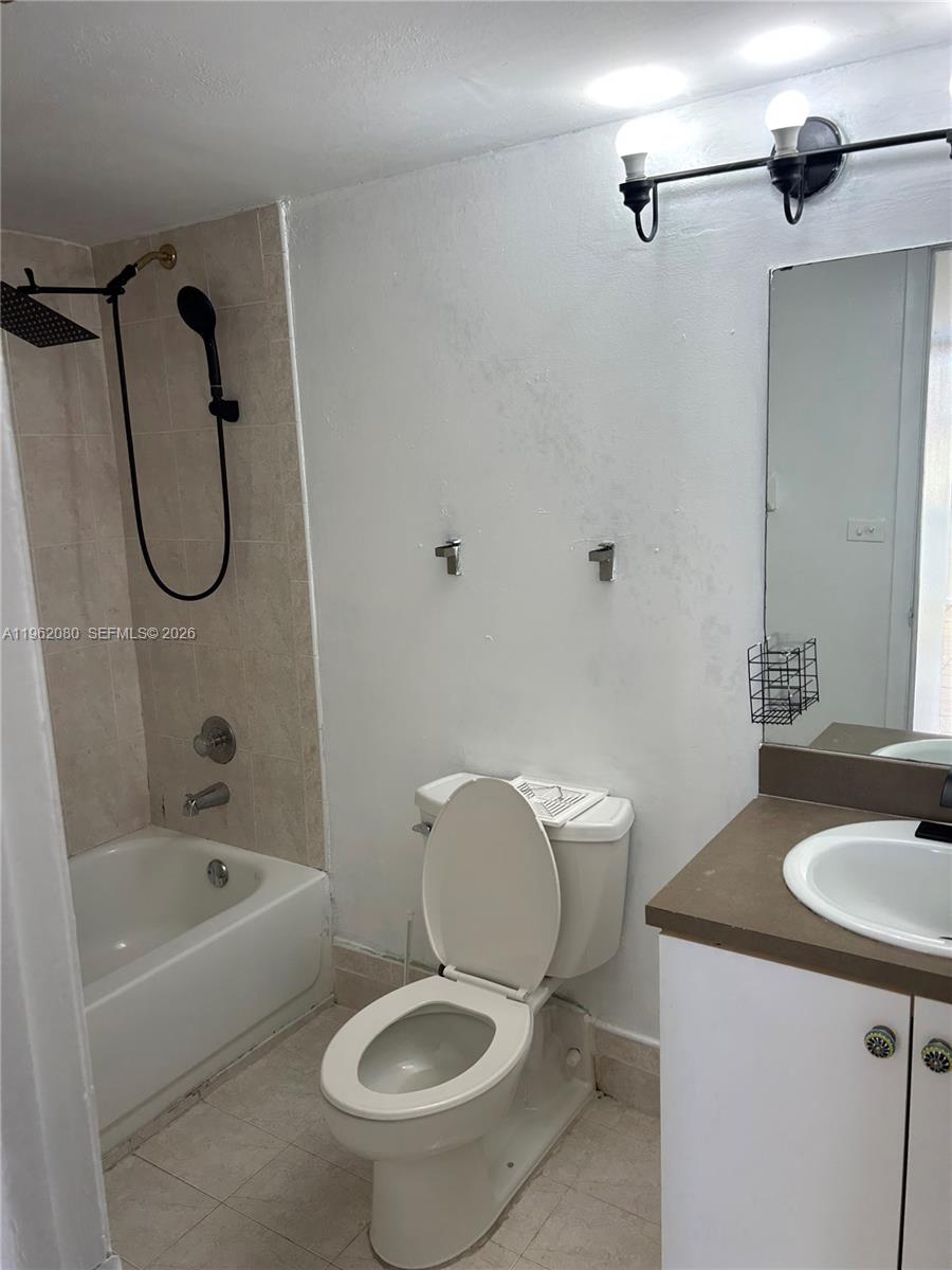 14311 N Kendall Dr #402A Miami, FL 33186