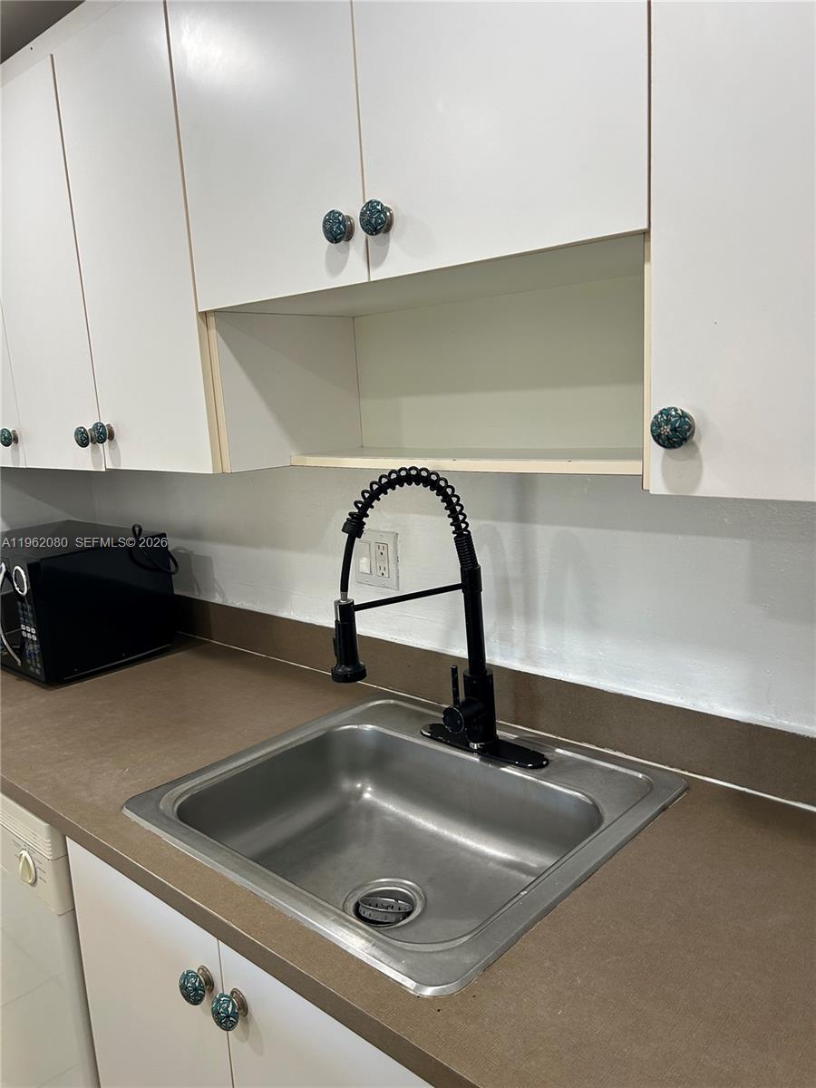 14311 N Kendall Dr #402A Miami, FL 33186