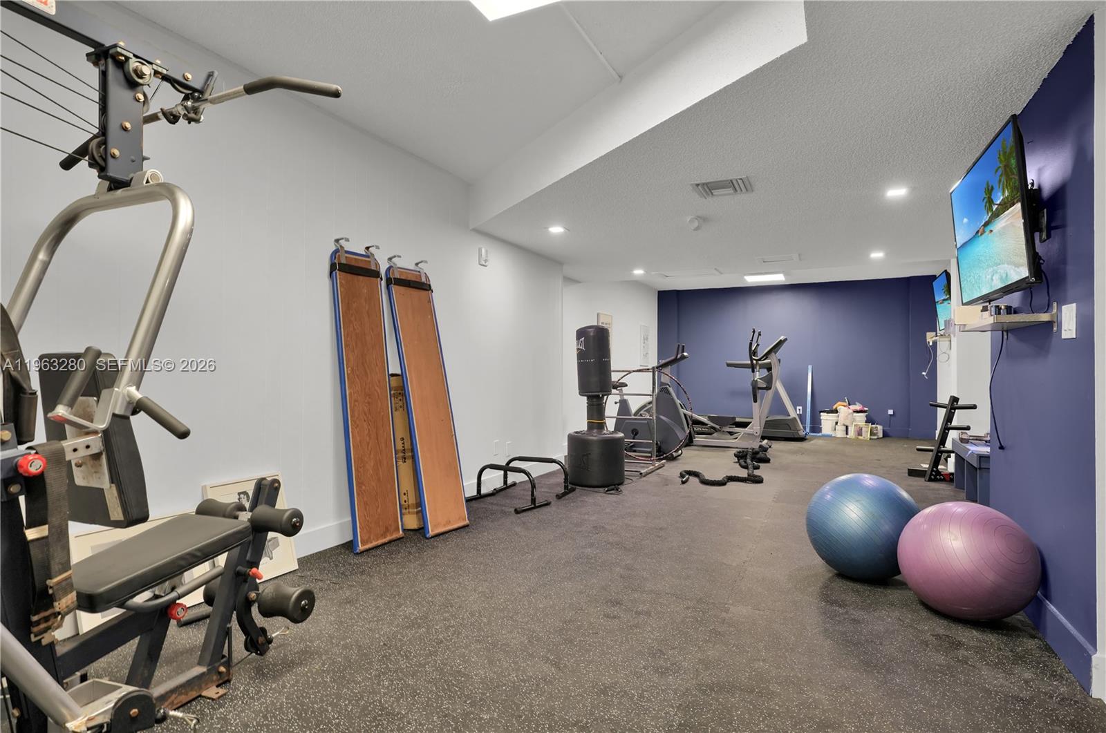 16558 NE 26th Ave #2A North Miami Beach, FL 33160