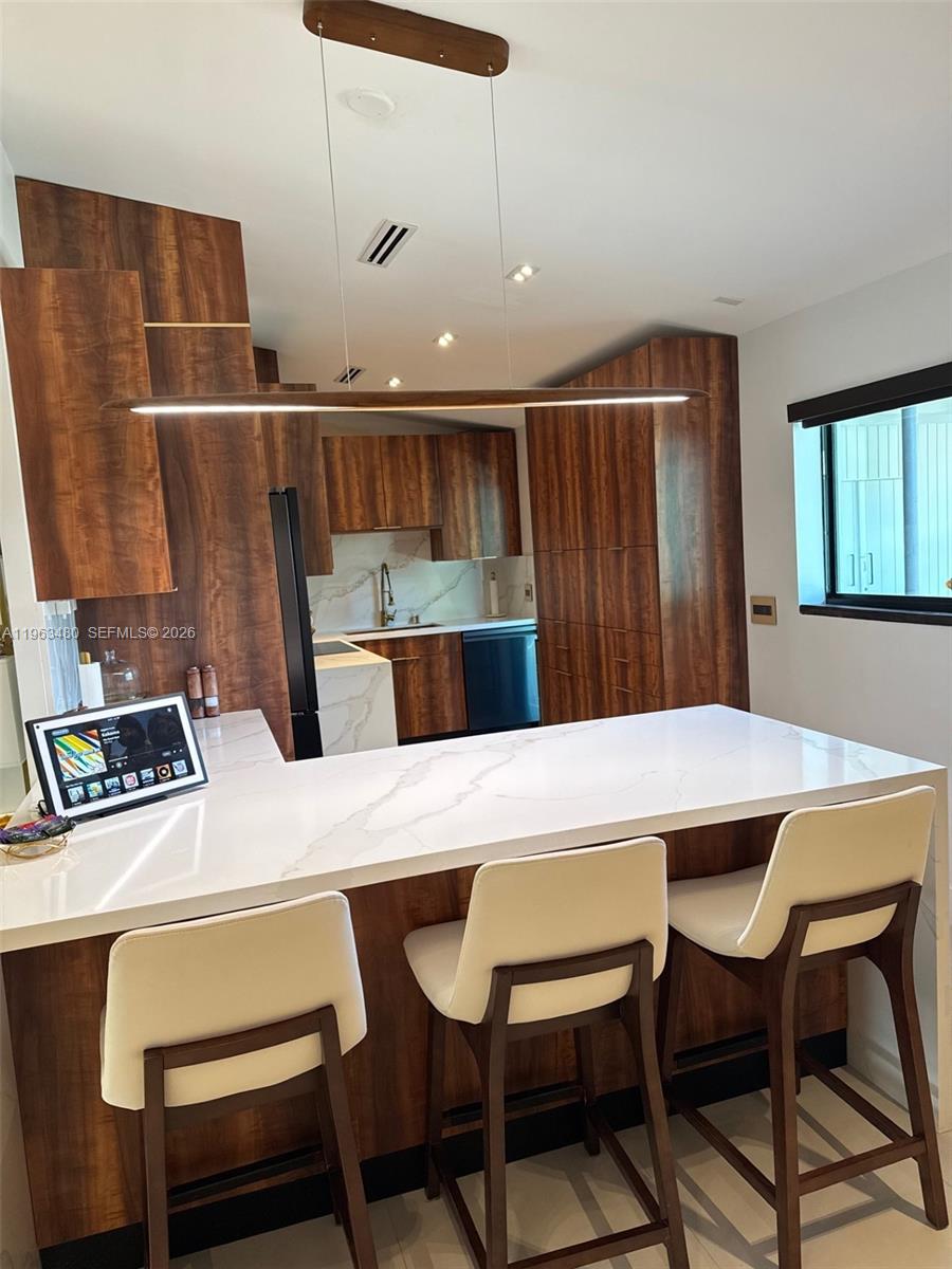 2543 Gulfstream Ln Fort Lauderdale, FL 33312