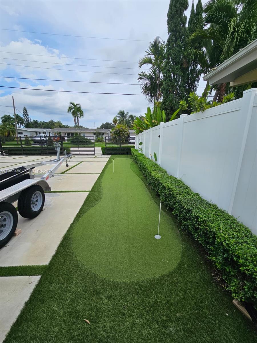 2543 Gulfstream Ln Fort Lauderdale, FL 33312