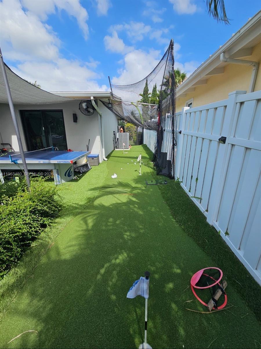 2543 Gulfstream Ln Fort Lauderdale, FL 33312