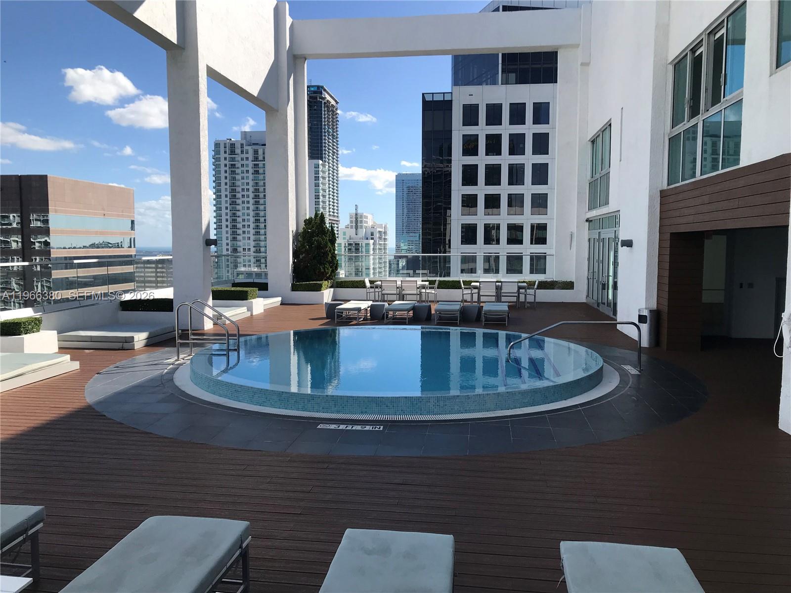 image 500 Brickell West10