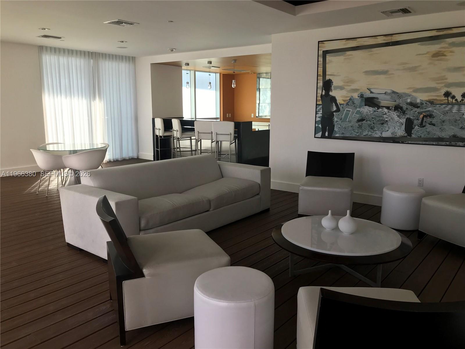 image 500 Brickell West11